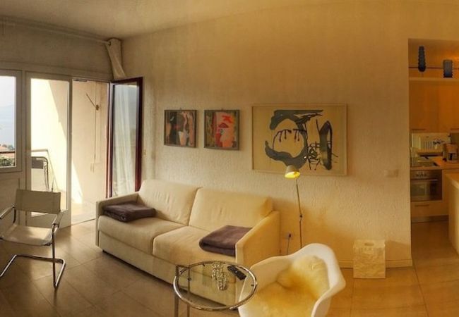 Ferienwohnung in Luino - Cordelia 6 with lake view, balcony and pool Ferienwohnung in Luino - Cordelia 6 with lake view, balcony and pool