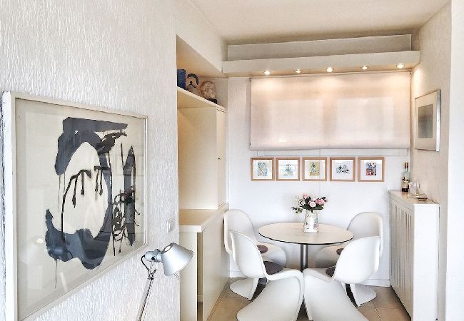 Ferienwohnung in Luino - Cordelia 6 with lake view, balcony and pool Ferienwohnung in Luino - Cordelia 6 with lake view, balcony and pool