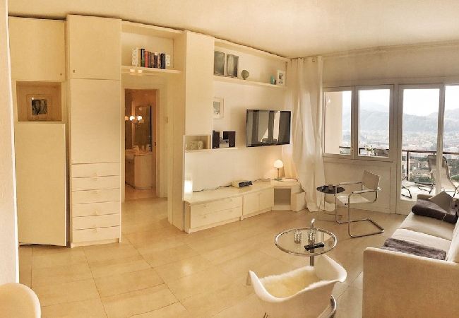 Ferienwohnung in Luino - Cordelia 6 with lake view, balcony and pool Ferienwohnung in Luino - Cordelia 6 with lake view, balcony and pool