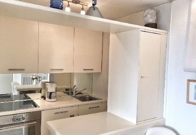 Ferienwohnung in Luino - Cordelia 6 with lake view, balcony and pool Ferienwohnung in Luino - Cordelia 6 with lake view, balcony and pool