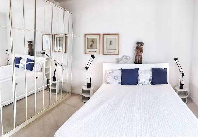 Ferienwohnung in Luino - Cordelia 6 with lake view, balcony and pool Ferienwohnung in Luino - Cordelia 6 with lake view, balcony and pool