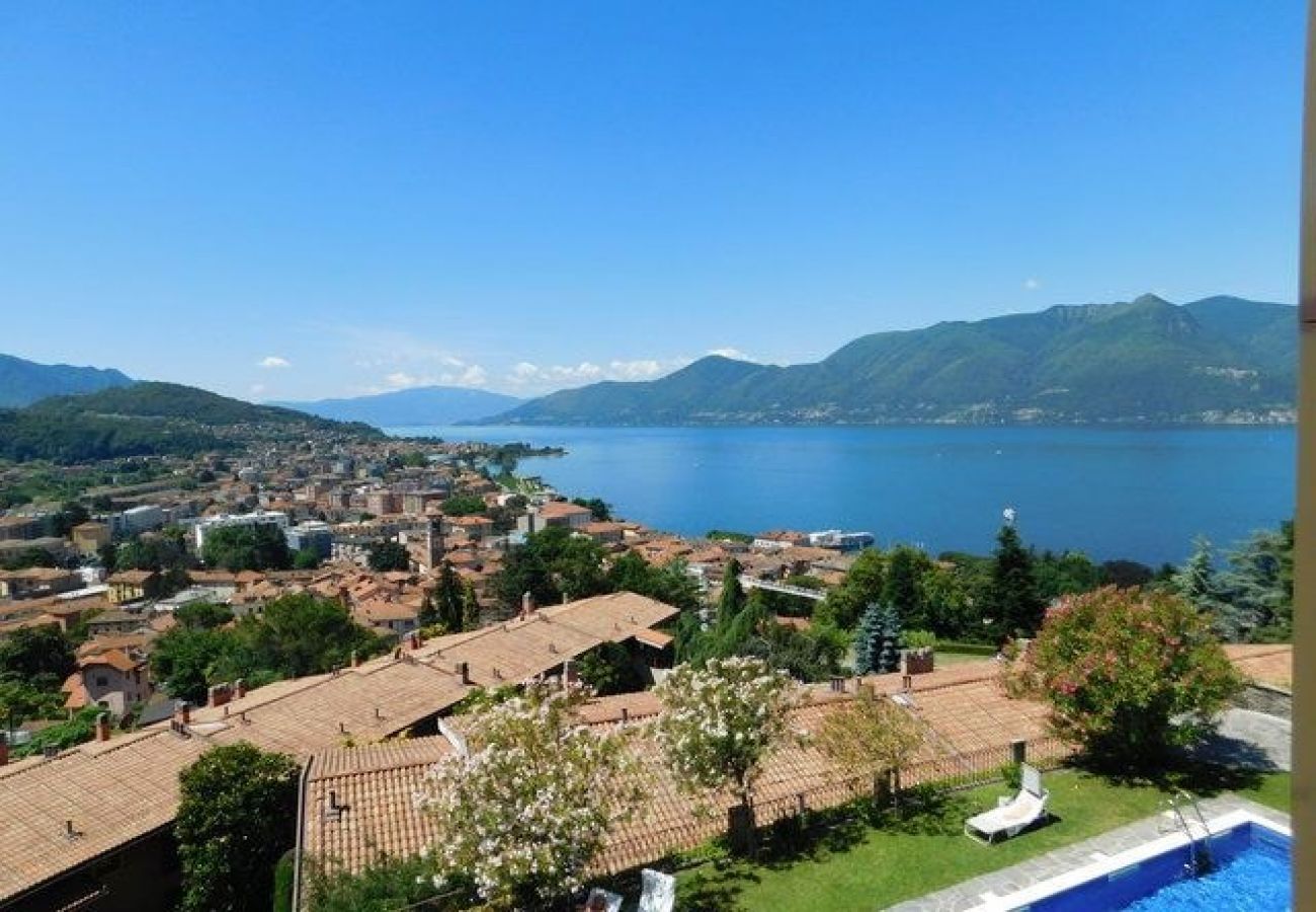 Ferienwohnung in Luino - Cordelia 6 with lake view, balcony and pool