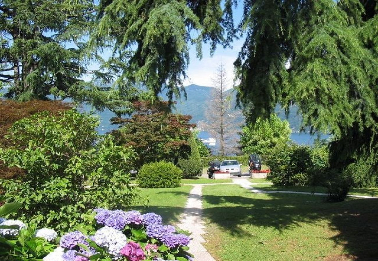 Ferienwohnung in Luino - Cordelia 6 with lake view, balcony and pool