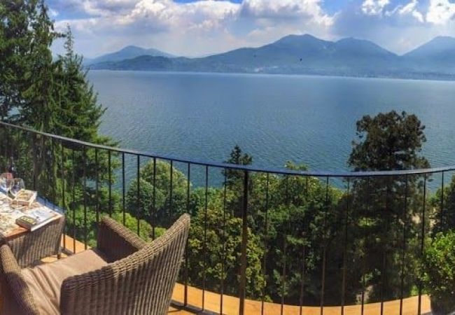  in Oggebbio - Anna lake view apartment with pool