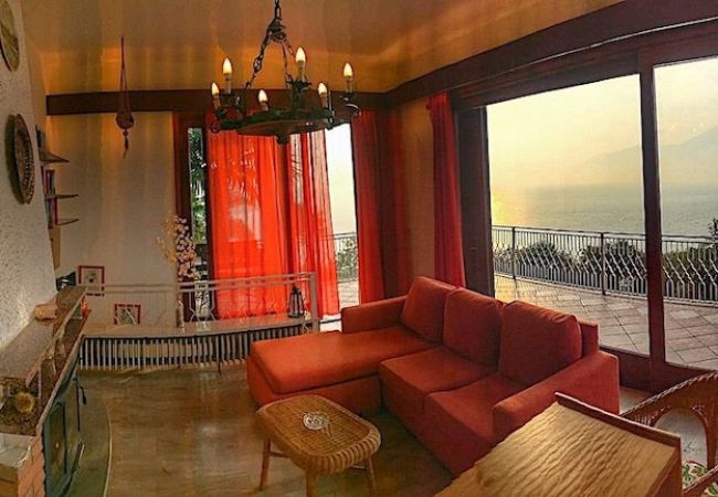 Ferienwohnung in Brezzo di Bedero - Amarys 1 with amazing lake view and pool Ferienwohnung in Brezzo di Bedero - Amarys 1 with amazing lake view and pool