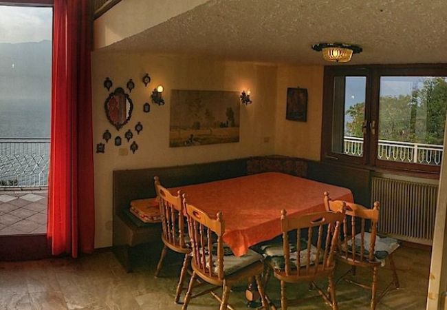 Ferienwohnung in Brezzo di Bedero - Amarys 1 with amazing lake view and pool Ferienwohnung in Brezzo di Bedero - Amarys 1 with amazing lake view and pool