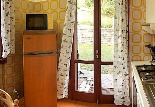 Ferienwohnung in Brezzo di Bedero - Amarys 1 with amazing lake view and pool Ferienwohnung in Brezzo di Bedero - Amarys 1 with amazing lake view and pool