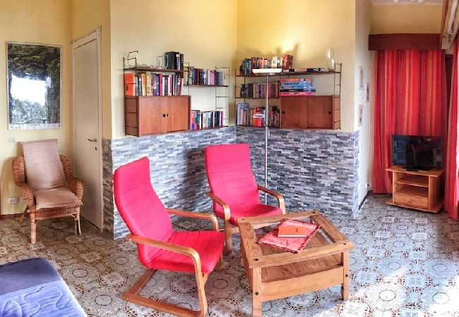 Ferienwohnung in Brezzo di Bedero - Amarys 2 apartment in residence with lake view Ferienwohnung in Brezzo di Bedero - Amarys 2 apartment in residence with lake view