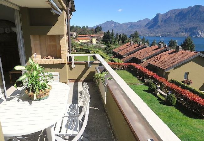 Ferienwohnung in Ghiffa - Selva 1 lake view apartment in Ghiffa with pool Ferienwohnung in Ghiffa - Selva 1 lake view apartment in Ghiffa with pool