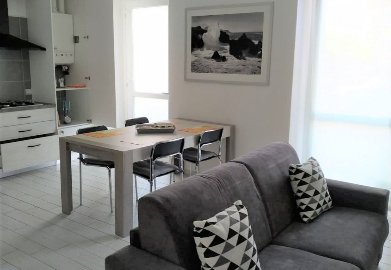 Ferienwohnung in Stresa - Canada modern apartment near the lake in Carciano