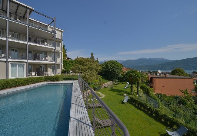  in Baveno - The View-Garden: design lake view apt. with porch