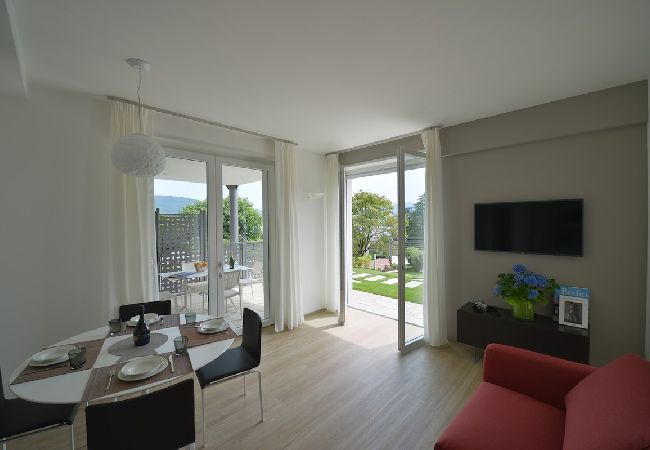 Ferienwohnung in Baveno - The View-Garden: design lake view apt. with porch Ferienwohnung in Baveno - The View-Garden: design lake view apt. with porch