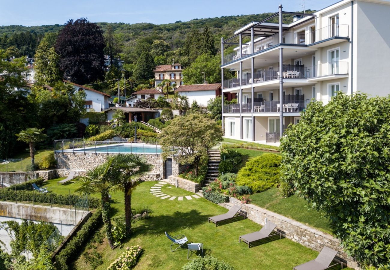 Ferienwohnung in Baveno - The View-Garden: design lake view apt. with porch