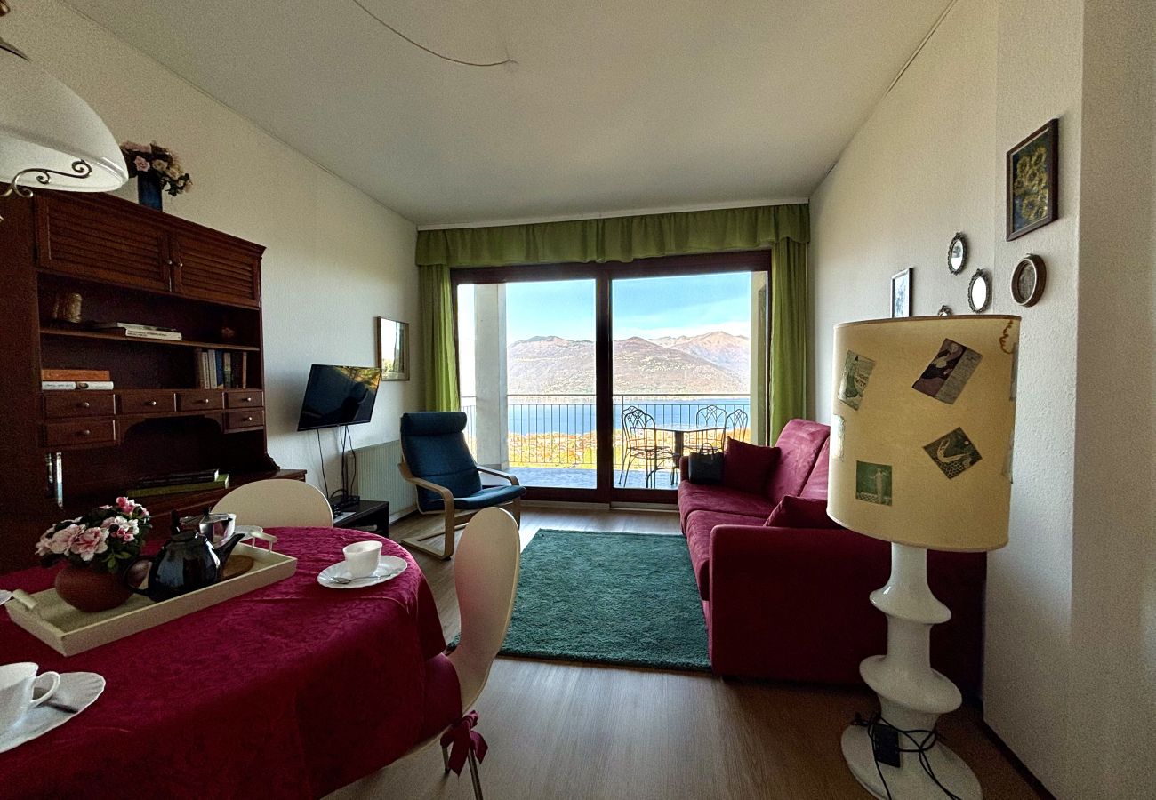 Ferienwohnung in Germignaga - Eucalipto 2 lake view apt. in a residence