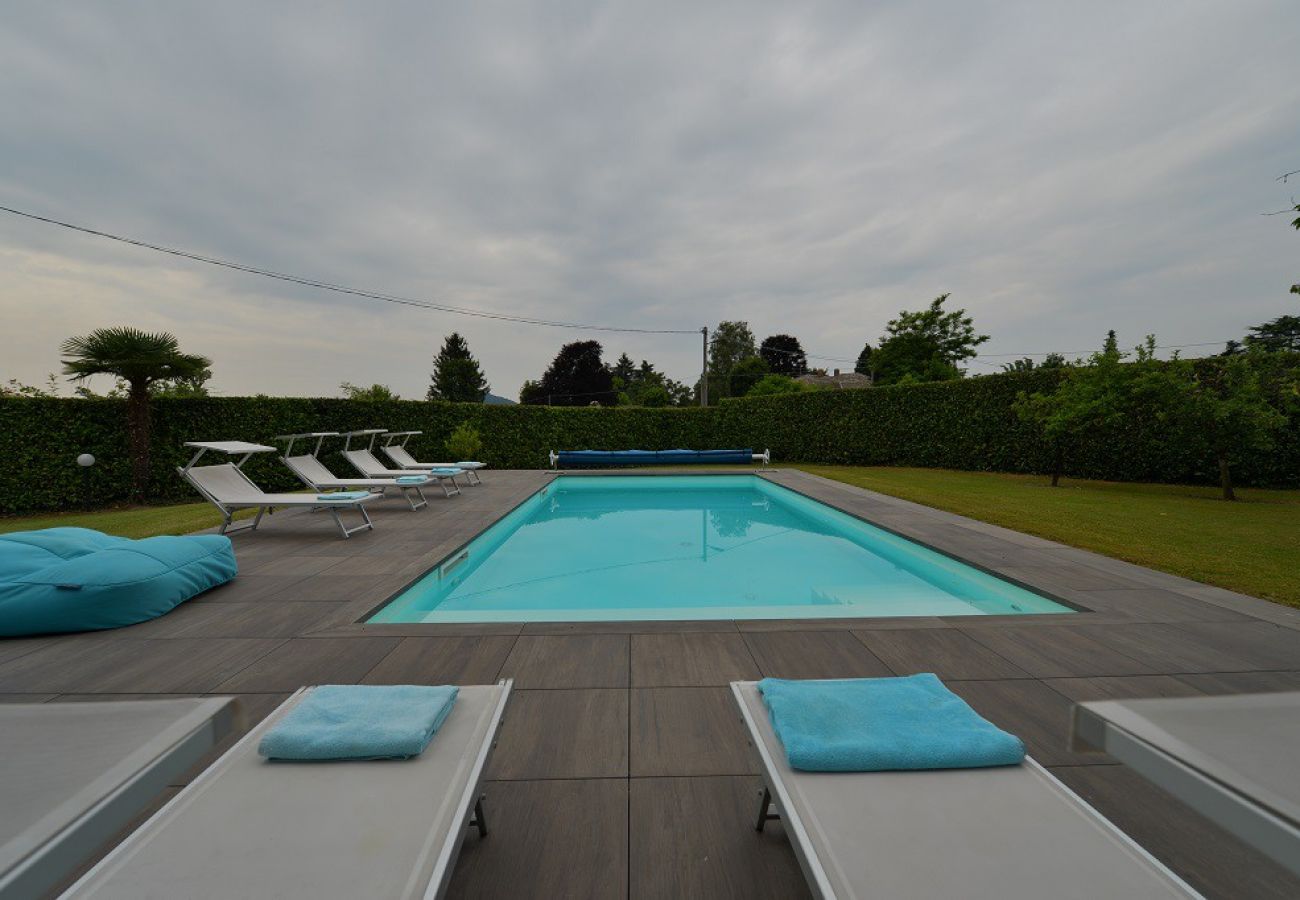 Villa in Lesa - Aurora Villa with pool in Lesa