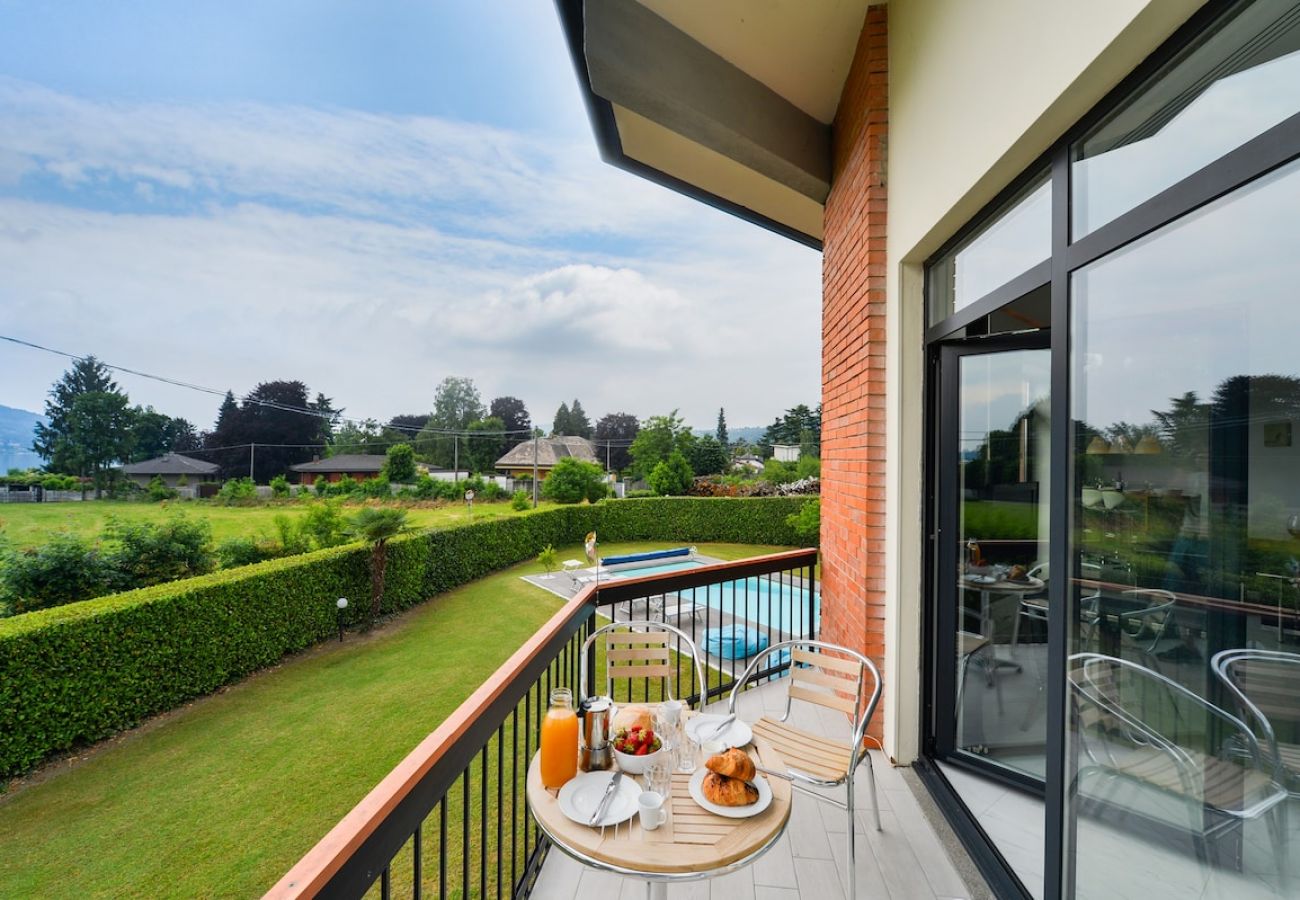 Villa in Lesa - Aurora Villa with pool in Lesa