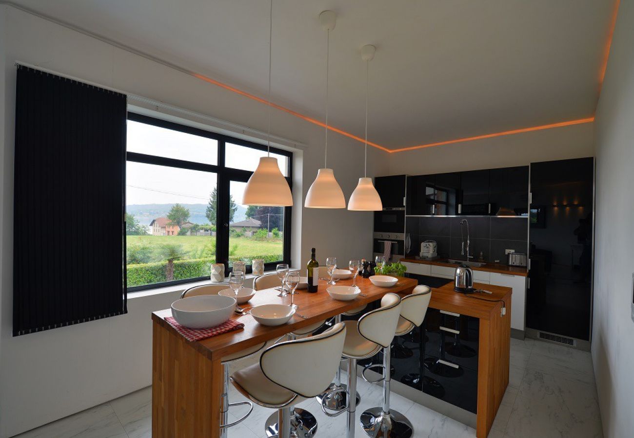 Villa in Lesa - Aurora Villa with pool in Lesa