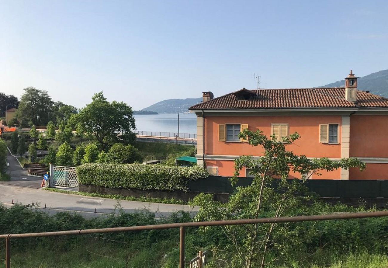 Ferienwohnung in Verbania - Gelsomino 1 apartment with lake view and beach