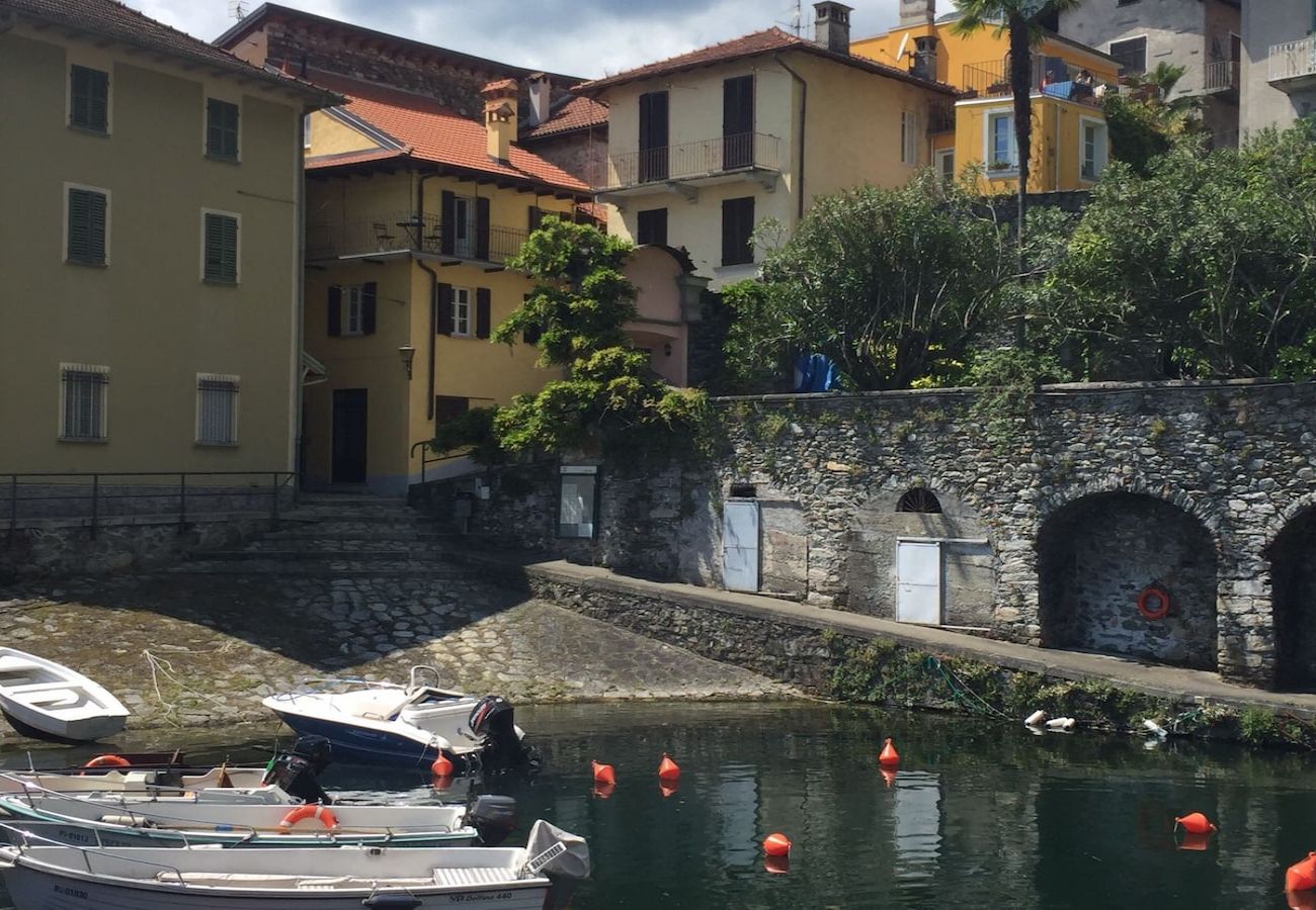 Ferienhaus in Cannero Riviera - Casa al Vecchio Porto overlooking the ancient port