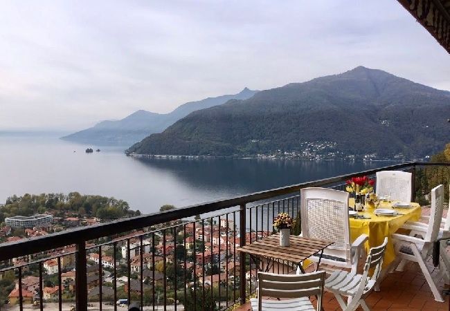 Ferienwohnung in Maccagno con Pino e Veddasca - Pandora 1 lake view apt. in residence with pool Ferienwohnung in Maccagno con Pino e Veddasca - Pandora 1 lake view apt. in residence with pool