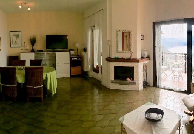 Ferienwohnung in Maccagno con Pino e Veddasca - Pandora 1 lake view apt. in residence with pool Ferienwohnung in Maccagno con Pino e Veddasca - Pandora 1 lake view apt. in residence with pool