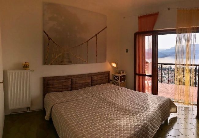 Ferienwohnung in Maccagno con Pino e Veddasca - Pandora 1 lake view apt. in residence with pool Ferienwohnung in Maccagno con Pino e Veddasca - Pandora 1 lake view apt. in residence with pool