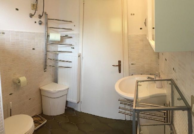 Ferienwohnung in Maccagno con Pino e Veddasca - Pandora 1 lake view apt. in residence with pool Ferienwohnung in Maccagno con Pino e Veddasca - Pandora 1 lake view apt. in residence with pool