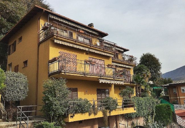 Ferienwohnung in Maccagno con Pino e Veddasca - Pandora 1 lake view apt. in residence with pool Ferienwohnung in Maccagno con Pino e Veddasca - Pandora 1 lake view apt. in residence with pool