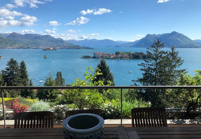 Ferienwohnung in Stresa - Sana Luxury apartment in Stresa with lake view Ferienwohnung in Stresa - Sana Luxury apartment in Stresa with lake view