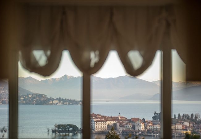 Ferienwohnung in Stresa - Sana Luxury apartment in Stresa with lake view Ferienwohnung in Stresa - Sana Luxury apartment in Stresa with lake view