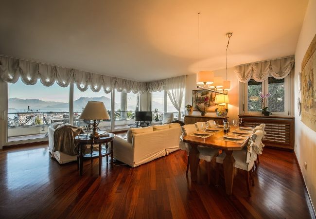 Ferienwohnung in Stresa - Sana Luxury apartment in Stresa with lake view Ferienwohnung in Stresa - Sana Luxury apartment in Stresa with lake view