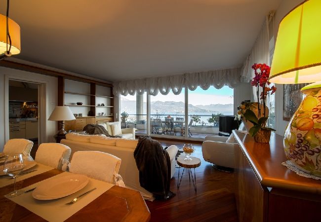 Ferienwohnung in Stresa - Sana Luxury apartment in Stresa with lake view Ferienwohnung in Stresa - Sana Luxury apartment in Stresa with lake view