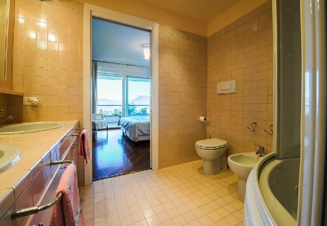 Ferienwohnung in Stresa - Sana Luxury apartment in Stresa with lake view Ferienwohnung in Stresa - Sana Luxury apartment in Stresa with lake view