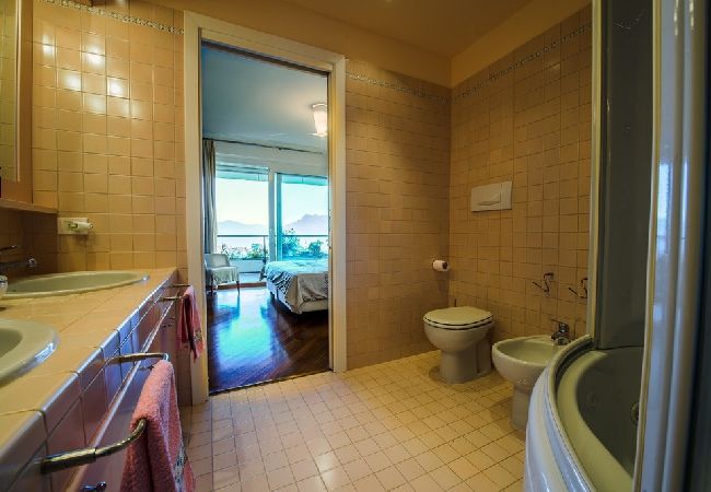 Ferienwohnung in Stresa - Sana Luxury apartment in Stresa with lake view Ferienwohnung in Stresa - Sana Luxury apartment in Stresa with lake view