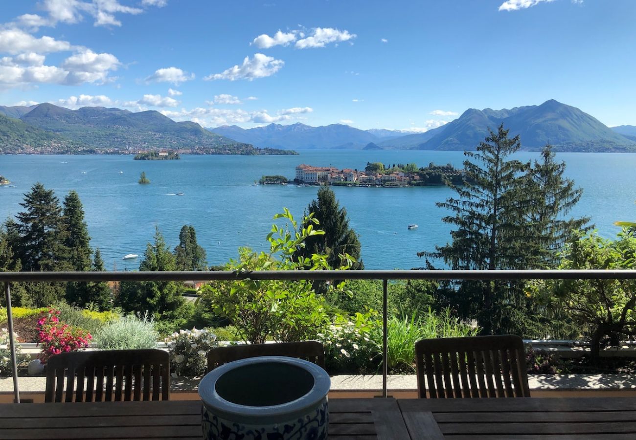 Ferienwohnung in Stresa - Sana Luxury apartment in Stresa with lake view