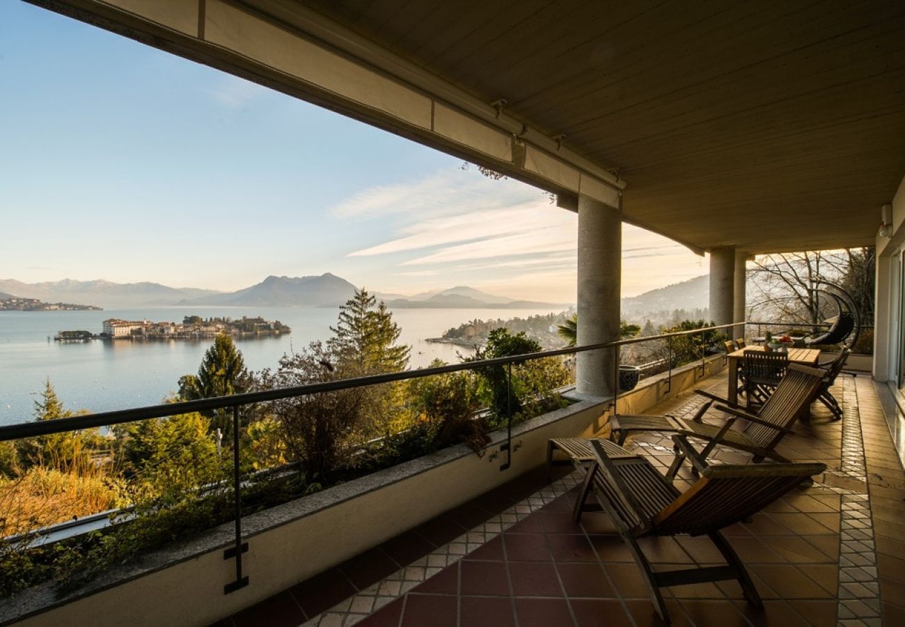 Ferienwohnung in Stresa - Sana Luxury apartment in Stresa with lake view