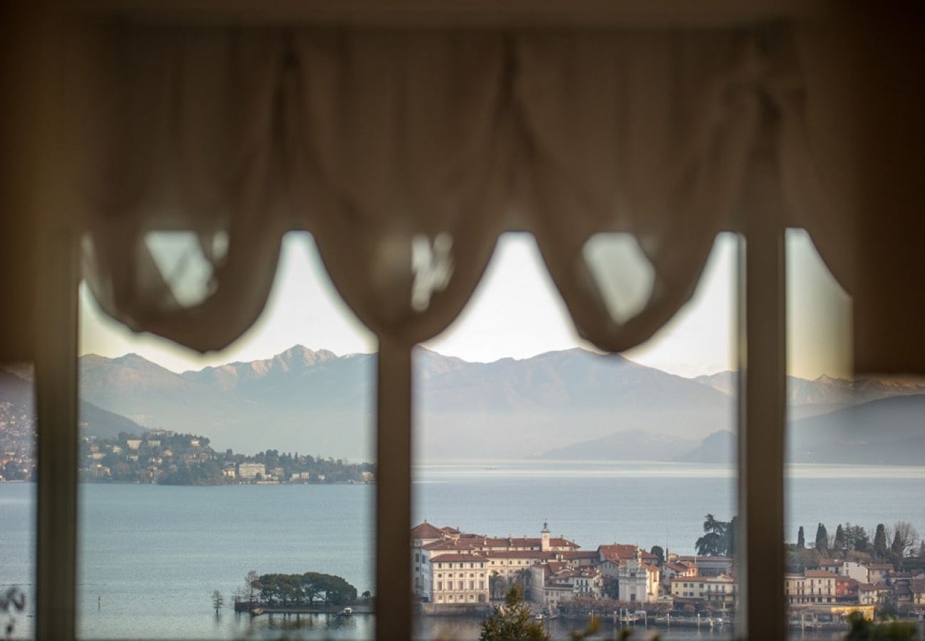 Ferienwohnung in Stresa - Sana Luxury apartment in Stresa with lake view