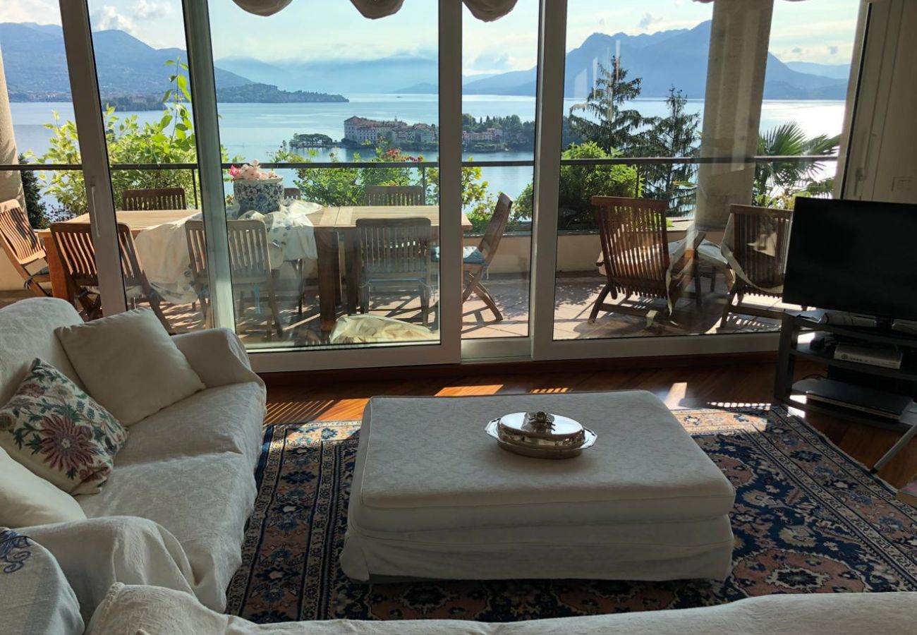 Ferienwohnung in Stresa - Sana Luxury apartment in Stresa with lake view