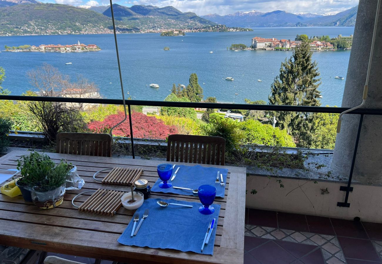 Ferienwohnung in Stresa - Sana Luxury apartment in Stresa with lake view