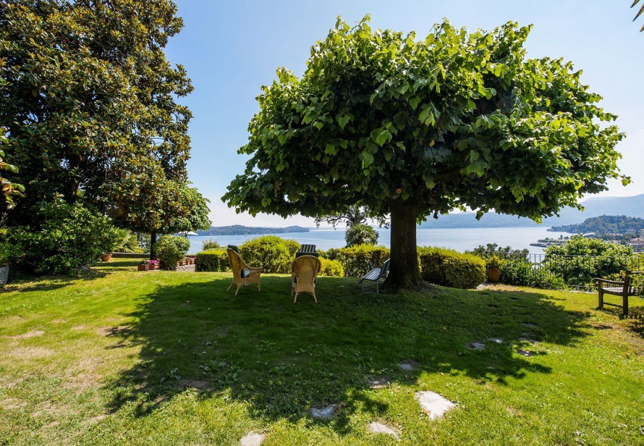 Villa in Verbania - Il Motto villa with big garden and lake view