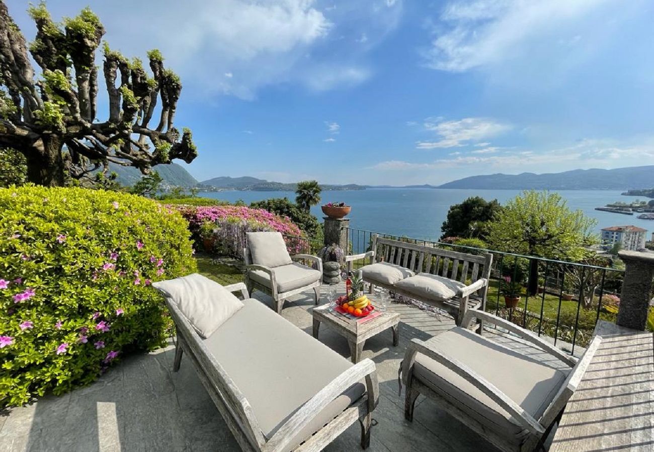 Villa in Verbania - Il Motto villa with big garden and lake view