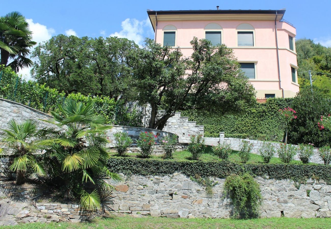 Ferienwohnung in Mergozzo - Oleandro 2 apartment in Residence Villa Cerutti