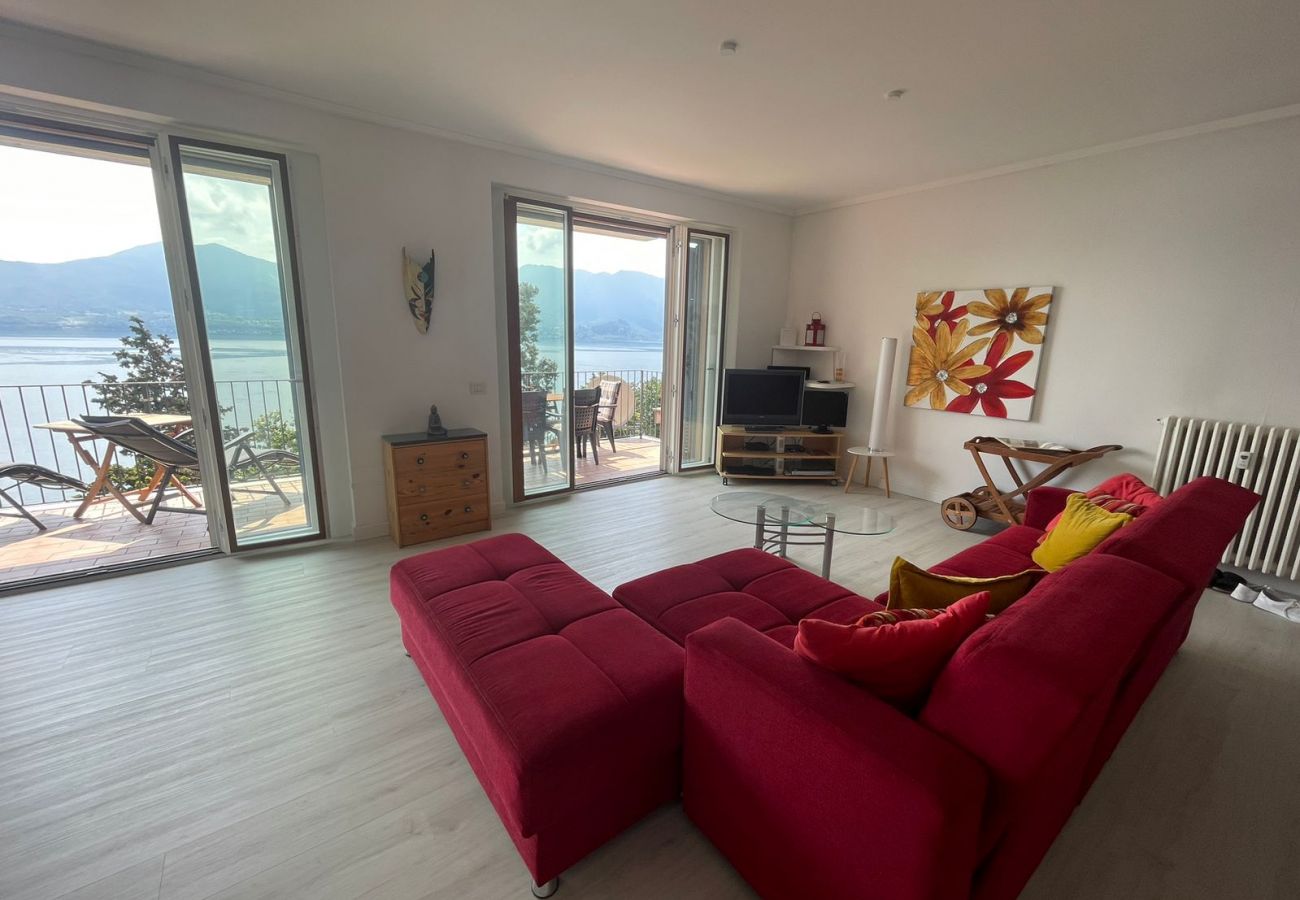 Ferienwohnung in Oggebbio - Gioia apartment with lake view and pool