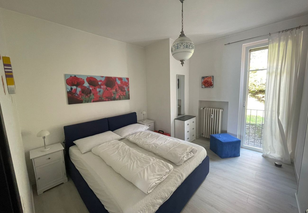 Ferienwohnung in Oggebbio - Gioia apartment with lake view and pool