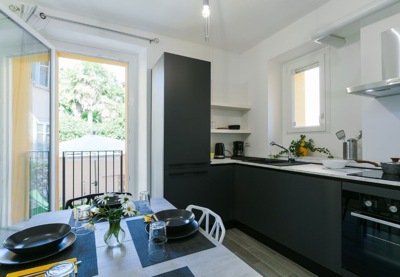 Ferienwohnung in Baveno - Sunflower apartment 1 with terrace in Baveno