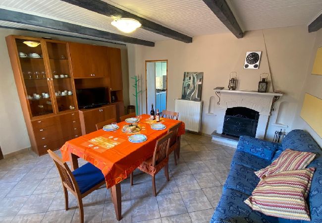 Ferienwohnung in Cannobio - Marlene apartment with balcony in the center fo Ca Ferienwohnung in Cannobio - Marlene apartment with balcony in the center fo Ca