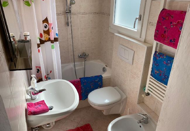 Ferienwohnung in Cannobio - Marlene apartment with balcony in the center fo Ca Ferienwohnung in Cannobio - Marlene apartment with balcony in the center fo Ca