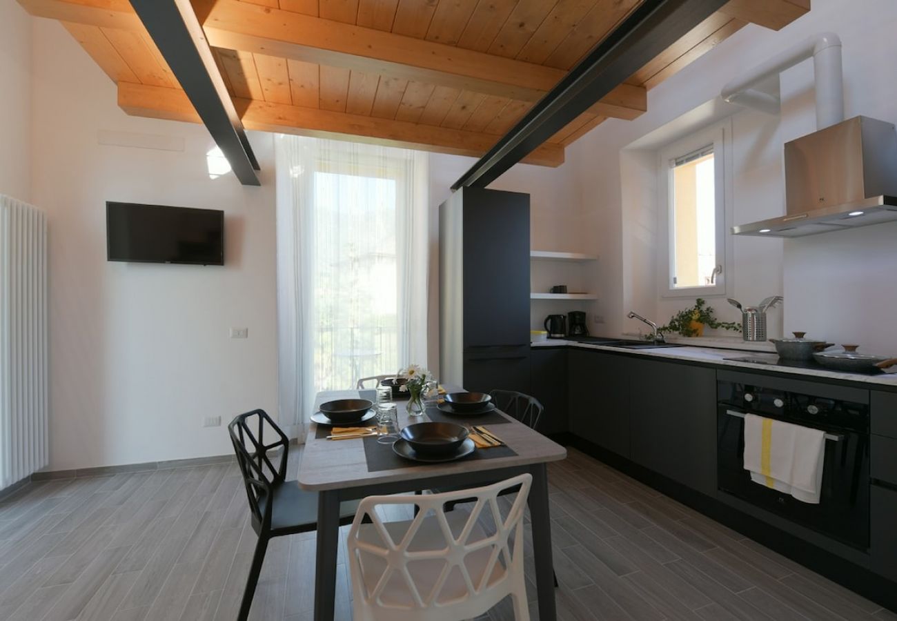 Ferienwohnung in Baveno - Sunflower Apartment 3 with covered terrace