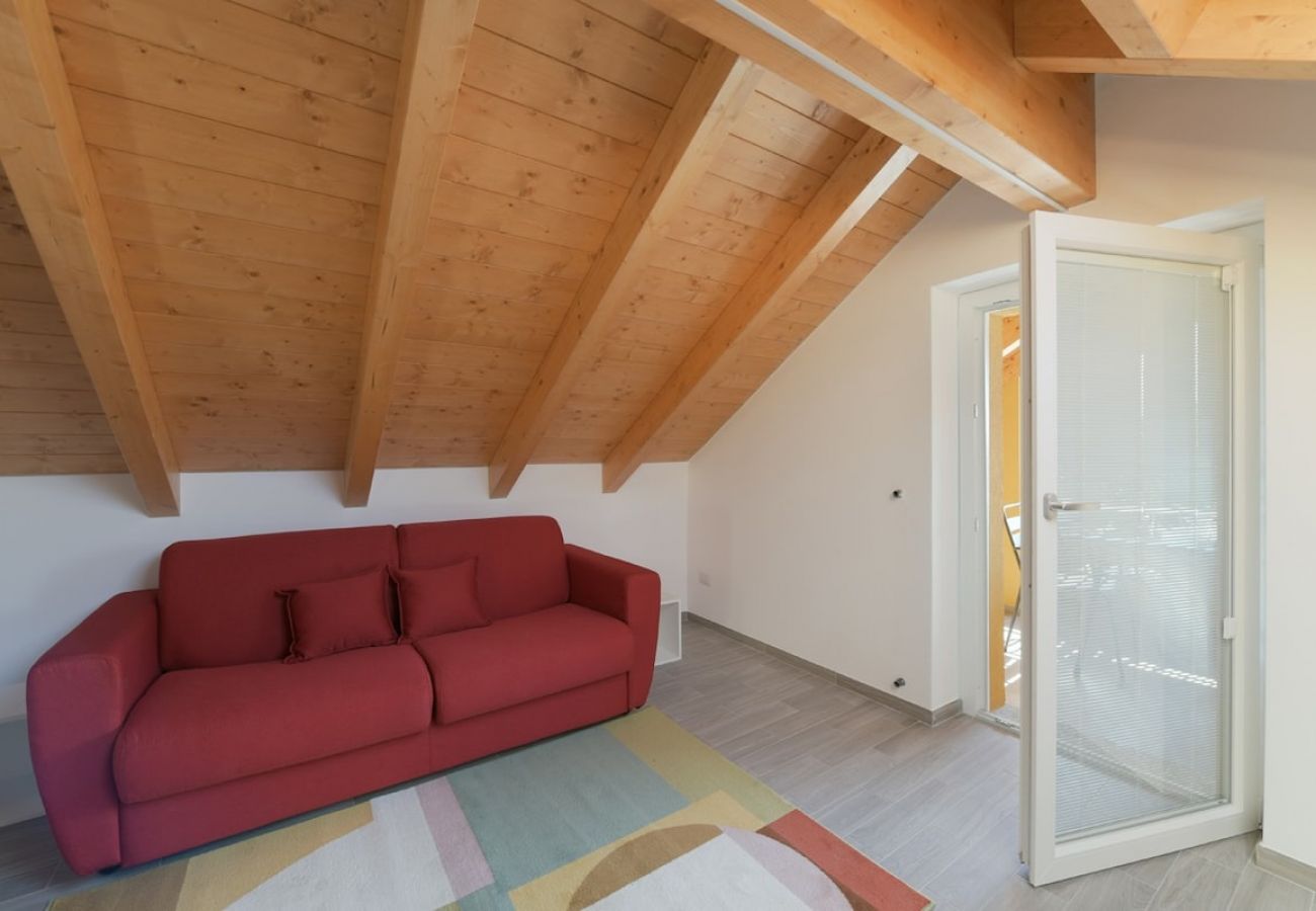 Ferienwohnung in Baveno - Sunflower Apartment 3 with covered terrace