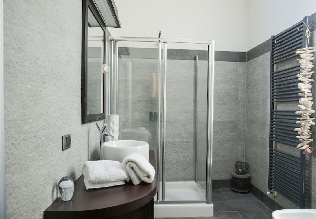 Ferienwohnung in Verbania - La Finestra sul lago luxurious apartment furnished Ferienwohnung in Verbania - La Finestra sul lago luxurious apartment furnished